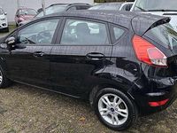 Gebraucht Ford Fiesta Celebration 75 PS (55 kW) 2017 Irdiumschwarz Kleinwagen
