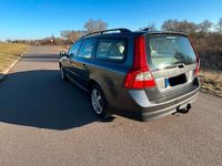 Gebraucht Volvo V70 Momentum 163 PS (119 kW) 2008 Blau Kombi