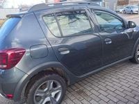 Gebraucht Dacia Sandero Stepway 90 PS (66 kW) 2017 Grau Limousine