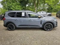 Neu Dacia Jogger Extreme 141 PS (103 kW) 2025 Grau Van / Kleinbus