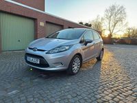 Gebraucht Ford Fiesta Trend 82 PS (60 kW) 2010 Silber Kleinwagen