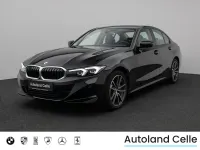 Gebraucht BMW 330 Sport Line 286 PS (210 kW) 2022 Saphirschwarz metallic475schwarz Limousine