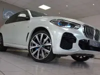 Gebraucht BMW X5 M Sport 286 PS (210 kW) 2023 Mineralweiss met SUV