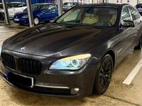Gebraucht BMW 730 245 PS (180 kW) 2009 Grau Limousine