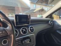 Gebraucht Mercedes A180 122 PS (89 kW) 2014 Grau Limousine