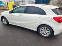 Gebraucht Mercedes A180 120 PS (88 kW) 2013 Weiß Kleinwagen