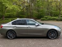 gebraucht BMW 330e Sportlenkrad mit Alcantara-Carbon