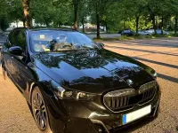 Gebraucht BMW 520 M Sport 197 PS (144 kW) 2024 Schwarz Kombi