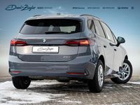 Gebraucht BMW 220 Active Tourer Performance 170 PS (125 kW) 2025 Kupfergrau metallic Van / Kleinbus