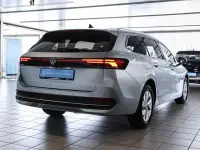 Gebraucht VW Passat Business 150 PS (110 kW) 2025 Oyster silver metallic Kombi