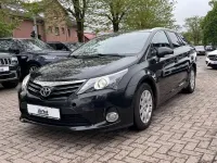 Gebraucht Toyota Avensis Life 124 PS (91 kW) 2012 Schwarz Kombi