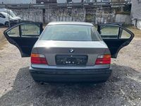 Gebraucht BMW 316 102 PS (75 kW) 1994 Grau Limousine