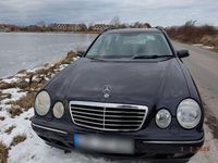 Gebraucht Mercedes E220 Avantgarde 143 PS (105 kW) 2002 Kombi