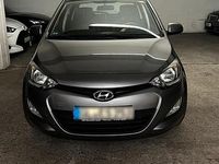 Gebraucht Hyundai i20 2012 Grau Kleinwagen