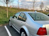 Usata VW Bora 105 CV (77 kW) 2001 Argento Berlina