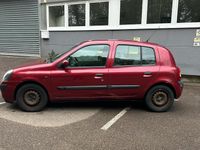 Używany Renault Clio II 58 KM (42 kW) 2001 Czerwony Hatchback