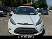 Gebraucht Ford Fiesta Trend 60 PS (44 kW) 2012 Weiß Limousine
