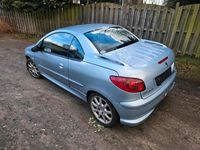 Gebraucht Peugeot 206 CC 109 PS (80 kW) 2003 Blau Cabrio