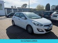 Gebraucht Hyundai i30 Classic 90 PS (66 kW) 2012 Weiß Limousine