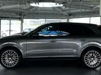 Gebraucht Porsche Cayenne Turbo 441 PS (324 kW) 2018 Grau SUV