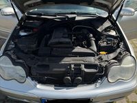 Gebraucht Mercedes C180 129 PS (94 kW) 2001 Silber Limousine