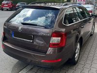 Gebraucht Skoda Octavia Style 150 PS (110 kW) 2015 Braun Kleinwagen