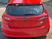 Gebraucht Ford Fiesta Titanium 101 PS (74 kW) 2017 Rot Limousine