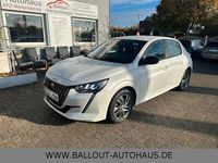 Gebraucht Peugeot 208 Active 102 PS (75 kW) 2022 Weiß Kleinwagen