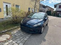 Gebraucht Ford Fiesta 82 PS (60 kW) 2012 Blau Kleinwagen