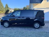 Gebraucht VW Multivan Life 150 PS (110 kW) 2024 Schwarz Van / Kleinbus