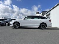 Gebraucht Skoda Octavia Clever 150 PS (110 kW) 2022 Candyweiss Kombi
