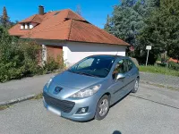 Gebraucht Peugeot 207 95 PS (69 kW) 2010 Blau Kleinwagen
