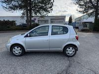 Gebraucht Toyota Yaris Sol 65 PS (47 kW) 2004 Silber Limousine