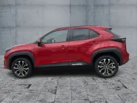 Neu Toyota Yaris Cross 131 PS (96 kW) 2026 Emotional red 2 SUV