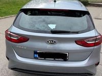 Używany Kia Ceed Vision 99 KM (72 kW) 2019 Niebieski Hatchback