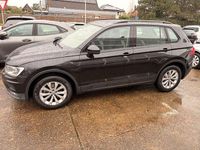 Gebraucht VW Tiguan Trendline 125 PS (91 kW) 2018 Deep black perleffekt SUV