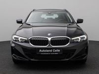 Gebraucht BMW 330 Sport Line 245 PS (180 kW) 2022 Saphirschwarz metallic475schwarz Limousine