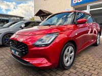 Gebraucht Suzuki Swift Comfort 83 PS (61 kW) 2025 Burning red pearl metallic Kleinwagen