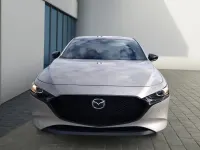 Neu Mazda 3 Homura-Line 140 PS (102 kW) 2025 Platinum quartz Limousine