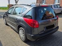 Gebraucht Peugeot 207 Tendance 92 PS (67 kW) 2011 Grau Kombi