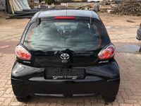 Gebraucht Toyota Aygo 68 PS (50 kW) 2014 Schwarz Kleinwagen