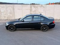 Gebraucht BMW 320 170 PS (125 kW) 2009 Schwarz Limousine
