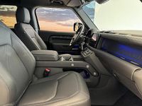 Gebraucht Land Rover Defender SE Dynamic 252 PS (185 kW) 2024 Santorini black SUV