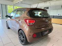 Gebraucht Hyundai i10 Trend 67 PS (49 kW) 2017 Braun Kleinwagen