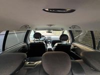 Gebraucht Mercedes E220 Avantgarde 150 PS (110 kW) 2004 Schwarz Kombi