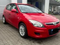 Gebraucht Hyundai i30 84 PS (61 kW) 2010 Rot Limousine