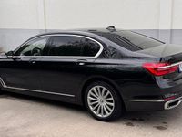 Second-hand BMW 740 320 CP (235 kW) 2018 Negru Berlinǎ