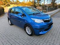Gebraucht Toyota Verso-S 99 PS (72 kW) 2011 Blau Van / Kleinbus
