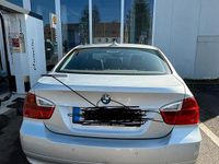 Gebraucht BMW 318 143 PS (105 kW) 2008 Grau Limousine