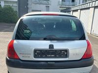 Second-hand Renault Clio II 75 CP (55 kW) 2000 Argintiu Hatchback